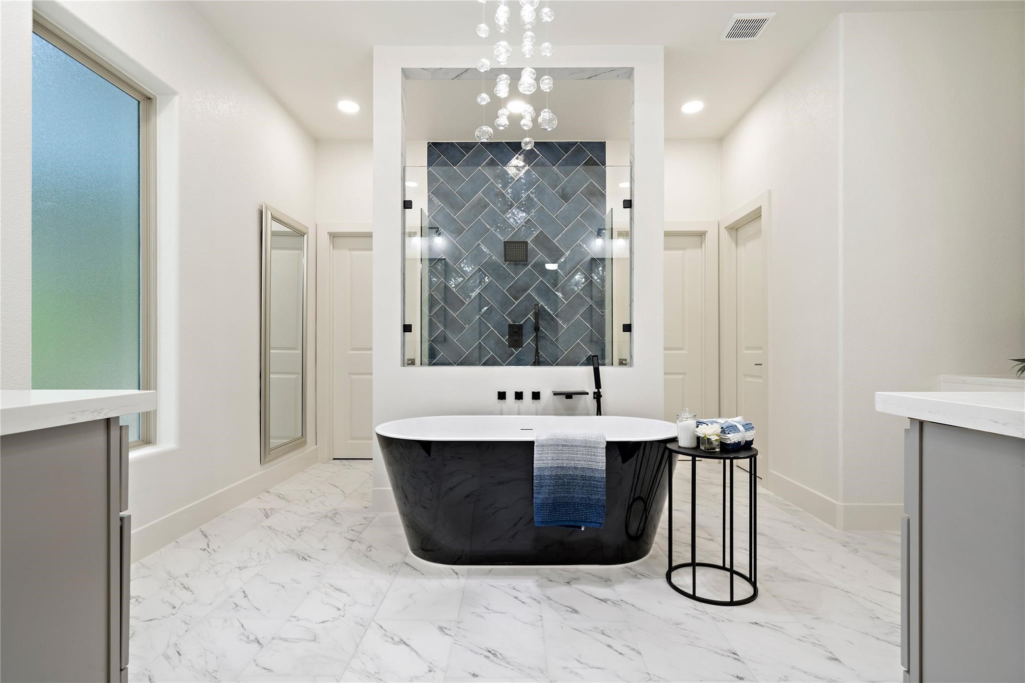 459 Live Oak Road Wharton, TX 77488 - Photo 12 of 27 a bathroom with a bathtub shower sink and mirror