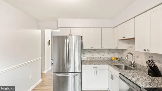 $2,950 | 2017 Headlands Circle, Reston, VA 20191