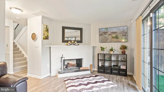 $2,950 | 2017 Headlands Circle, Reston, VA 20191