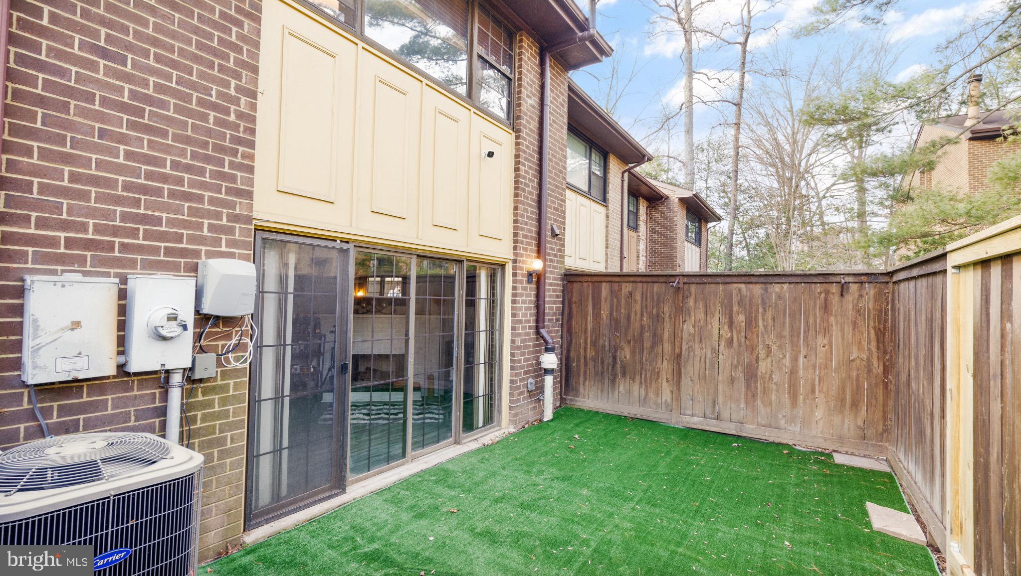 2017 Headlands Circle Reston, VA 20191 - Photo 27 of 28 Private, fenced-in yard backing to common space