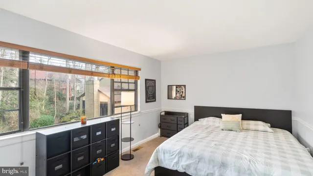 $2,950 | 2017 Headlands Circle, Reston, VA 20191