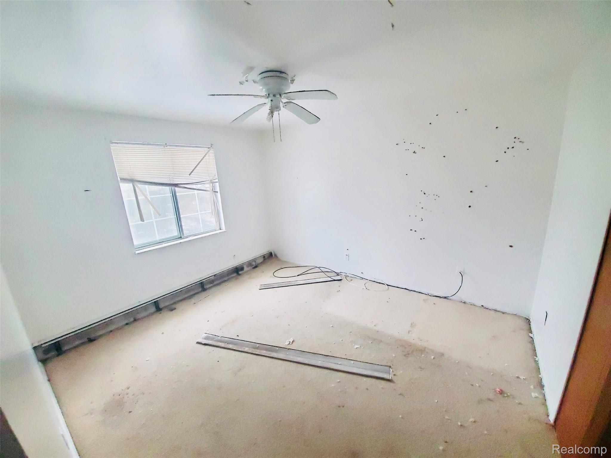 2938 Mackin Road Flint, MI 48504 - Photo 11 of 12 IMG_1894.jpg