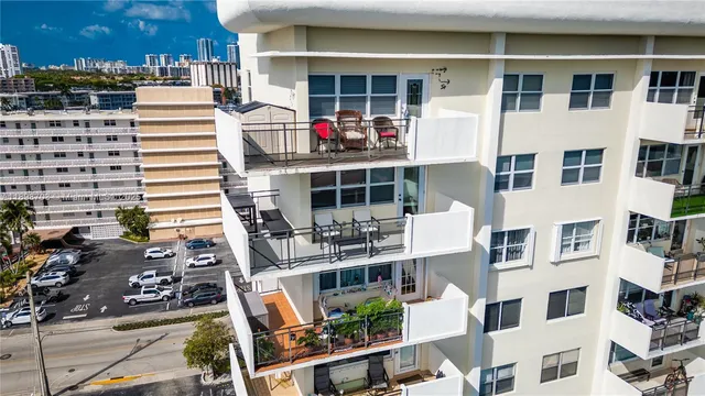 $315,000 | 401 Golden Isles Drive, Unit 1012, Hallandale Beach, FL 33009