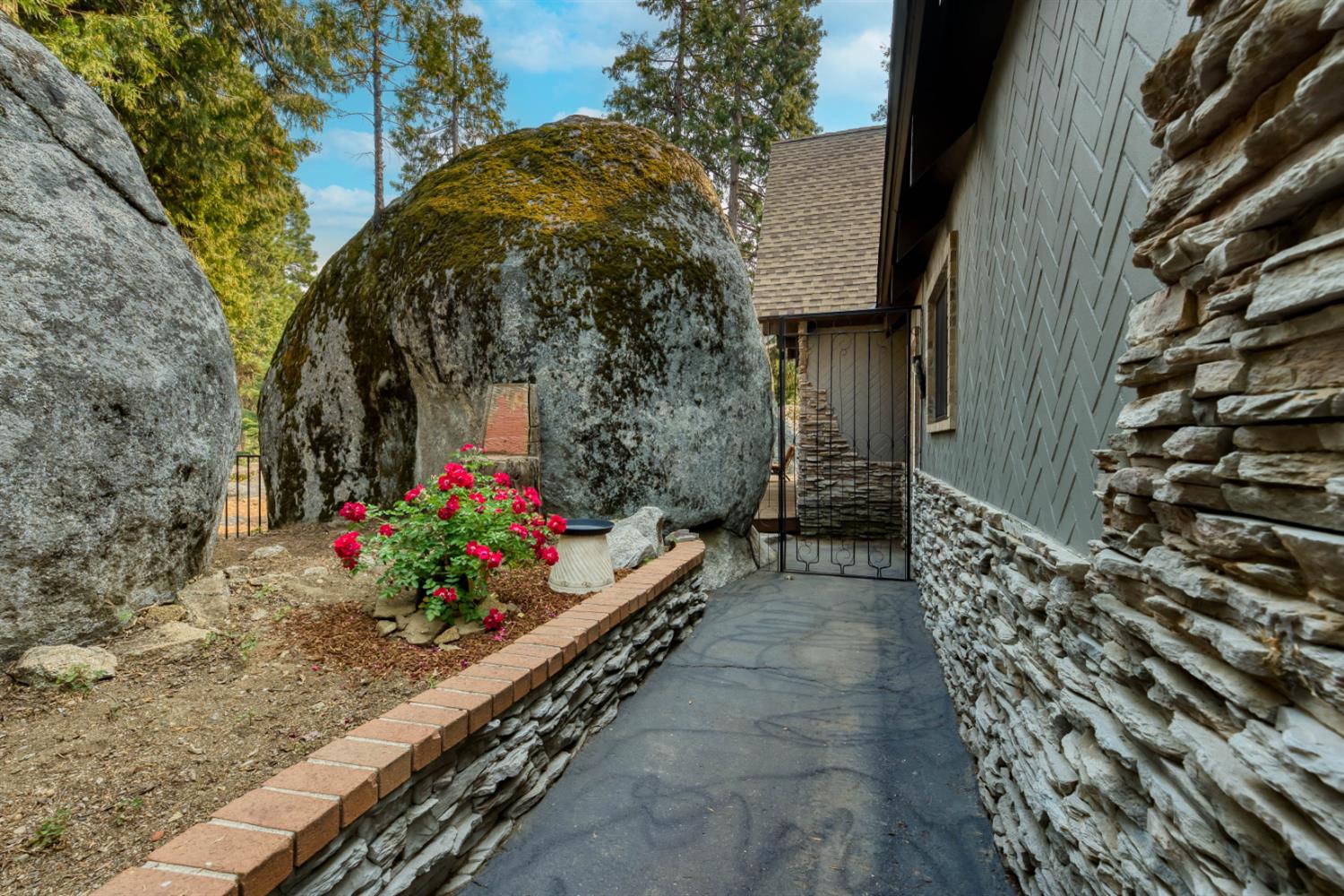 38848 Ridge Road Shaver Lake, CA 93664 - Photo 11 of 81