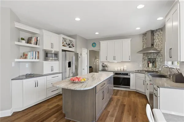 $725,000 | 103 Woodcrest Place, Venetia, PA 15367