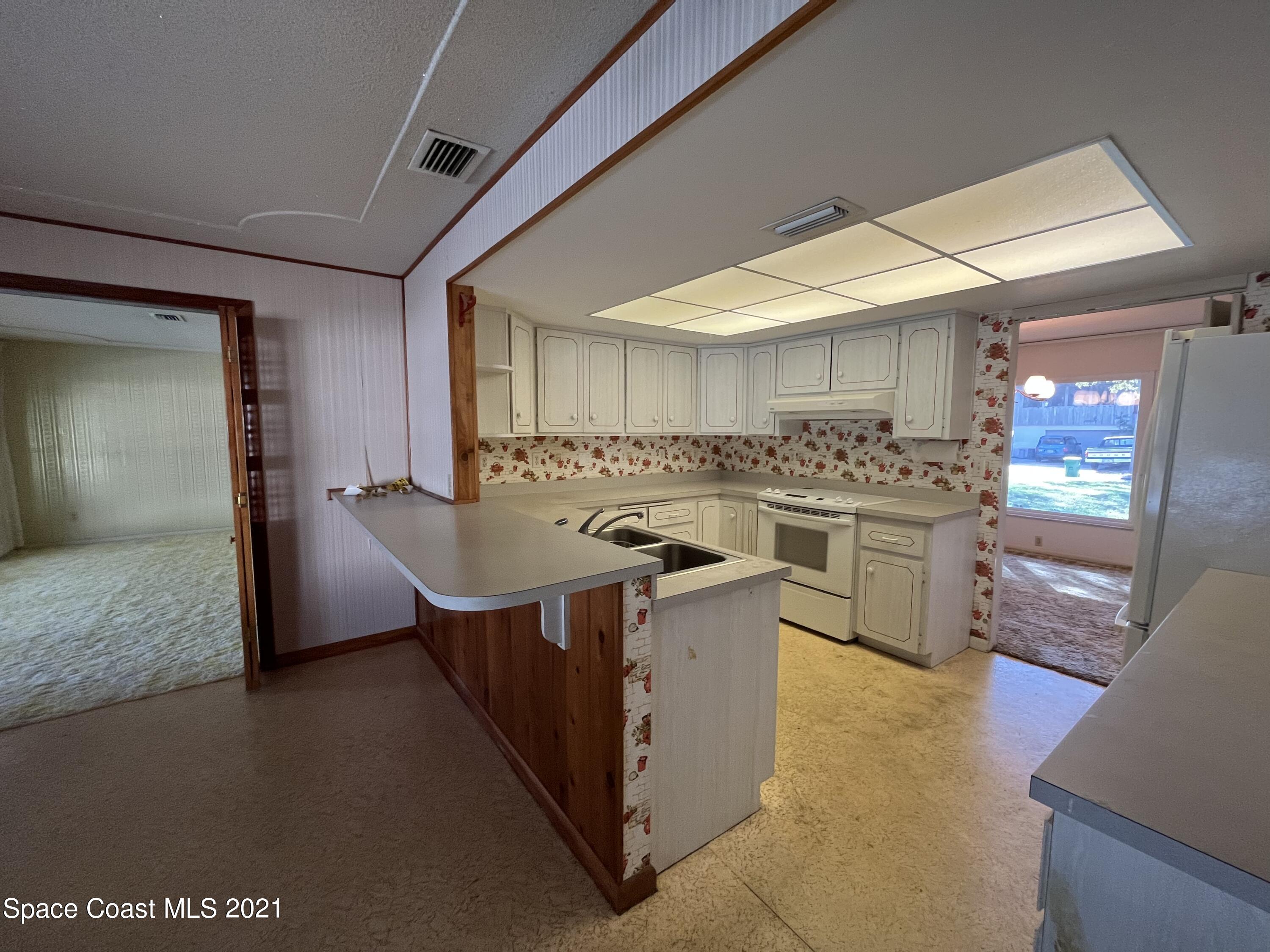 1060 St George Road Merritt Island, FL 32952 - Photo 7 of 26 CDE289DC-6244-47D6-AABF-FB075D96774B