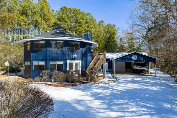 $392,000 | 878 Anchor Drive, Bracey, VA 23919