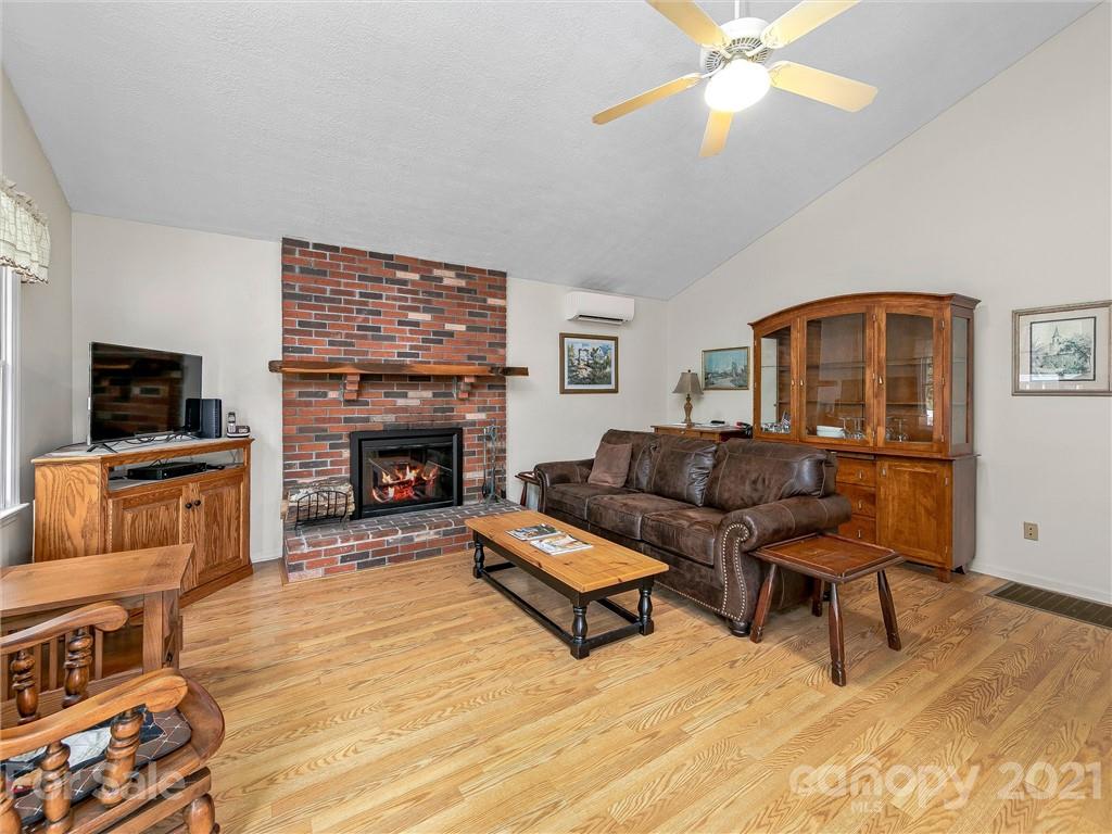 30 Settlers Ridge Road Burnsville, NC 28714 - Photo 7 of 26 Gallery Image 7