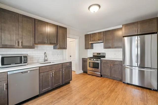 $2,600 | 193 Florence Street, Unit 1L, Boston, MA 02131