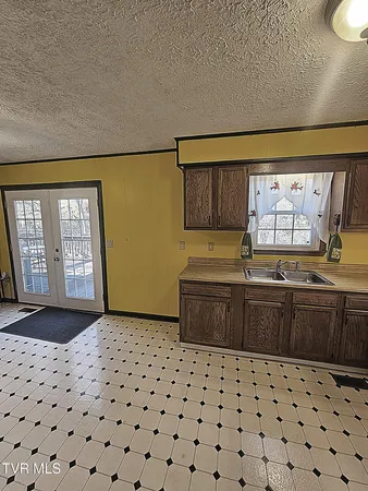 $169,000 | 165 Sun Valley Street, Cedar Bluff, VA 24609