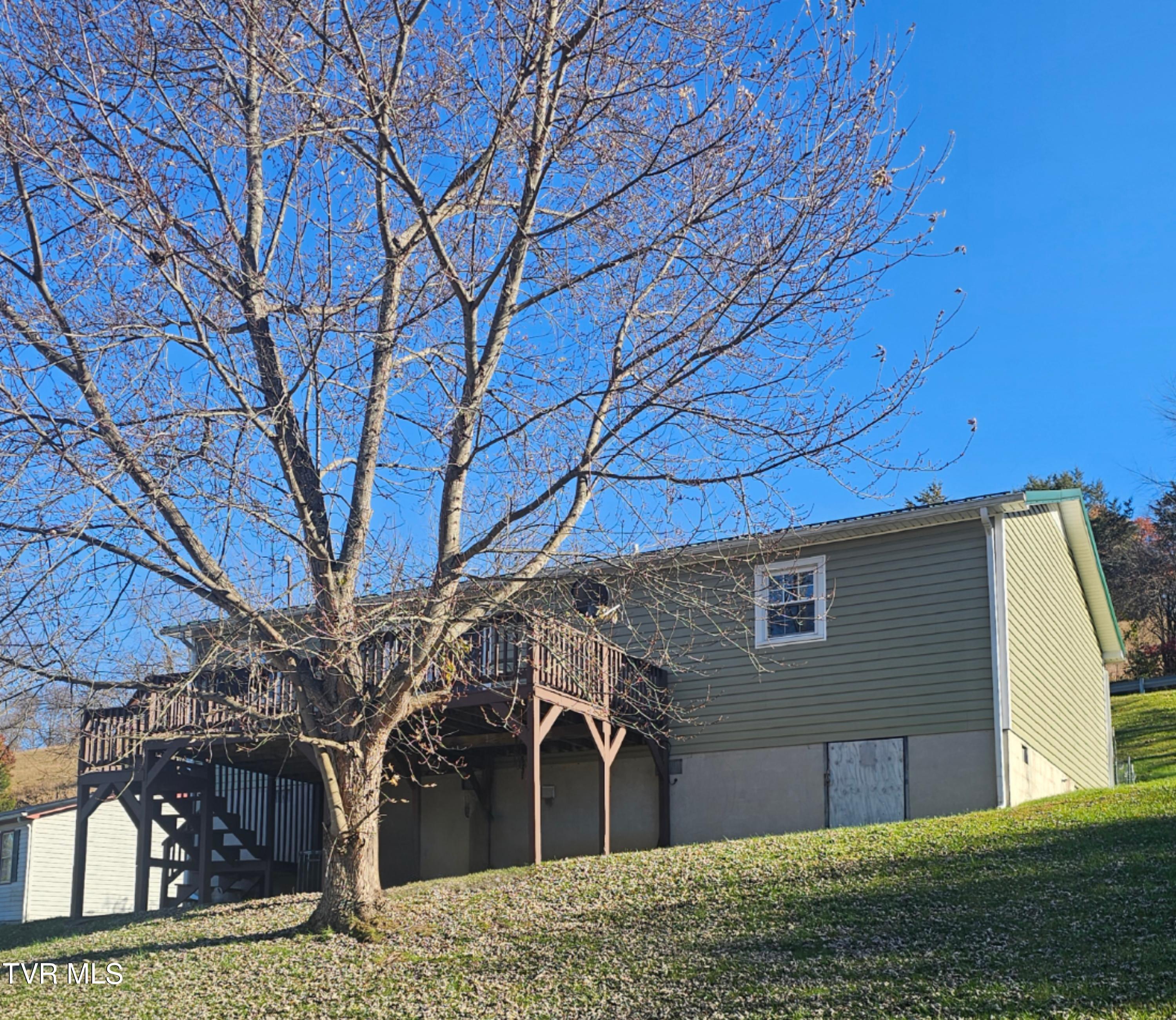 165 Sun Valley Street Cedar Bluff, VA 24609 - Photo 8 of 50 20251106_143642