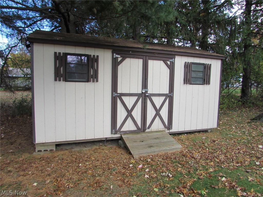 17389 Sheldon Road Middleburg Heights, OH 44130 - Photo 24 of 26