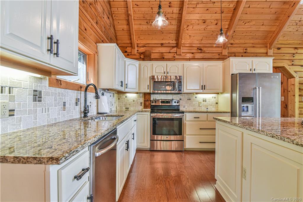 376 Chimney Ridge Trail Waynesville, NC 28786 - Photo 22 of 40 Gallery Image 22