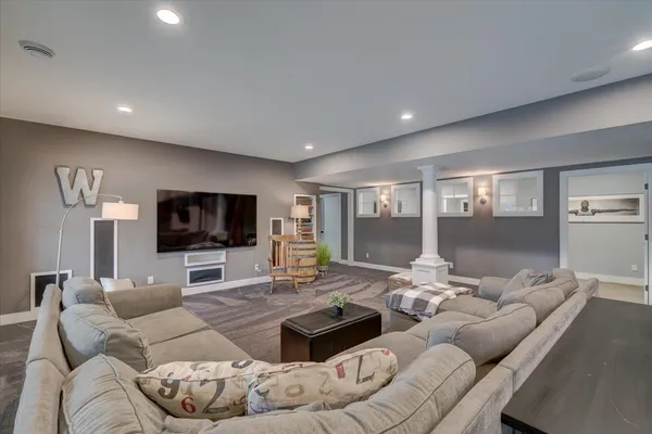$1,095,000 | 4857 Autumn Leaf Court, Waunakee, WI 53597