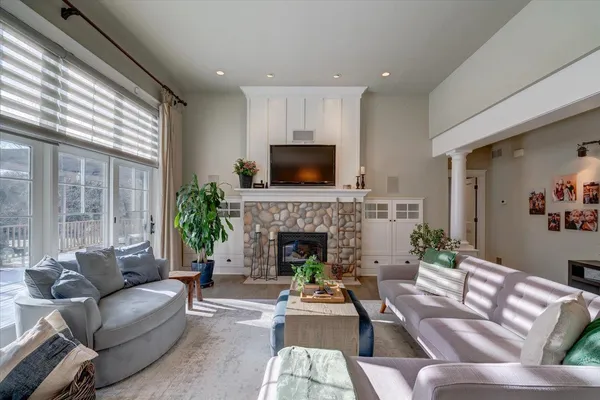 $1,095,000 | 4857 Autumn Leaf Court, Waunakee, WI 53597