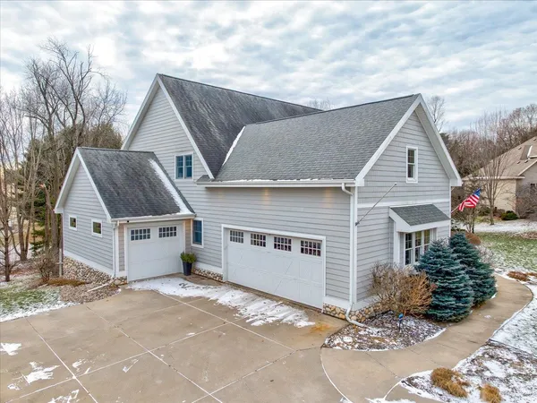 $1,095,000 | 4857 Autumn Leaf Court, Waunakee, WI 53597