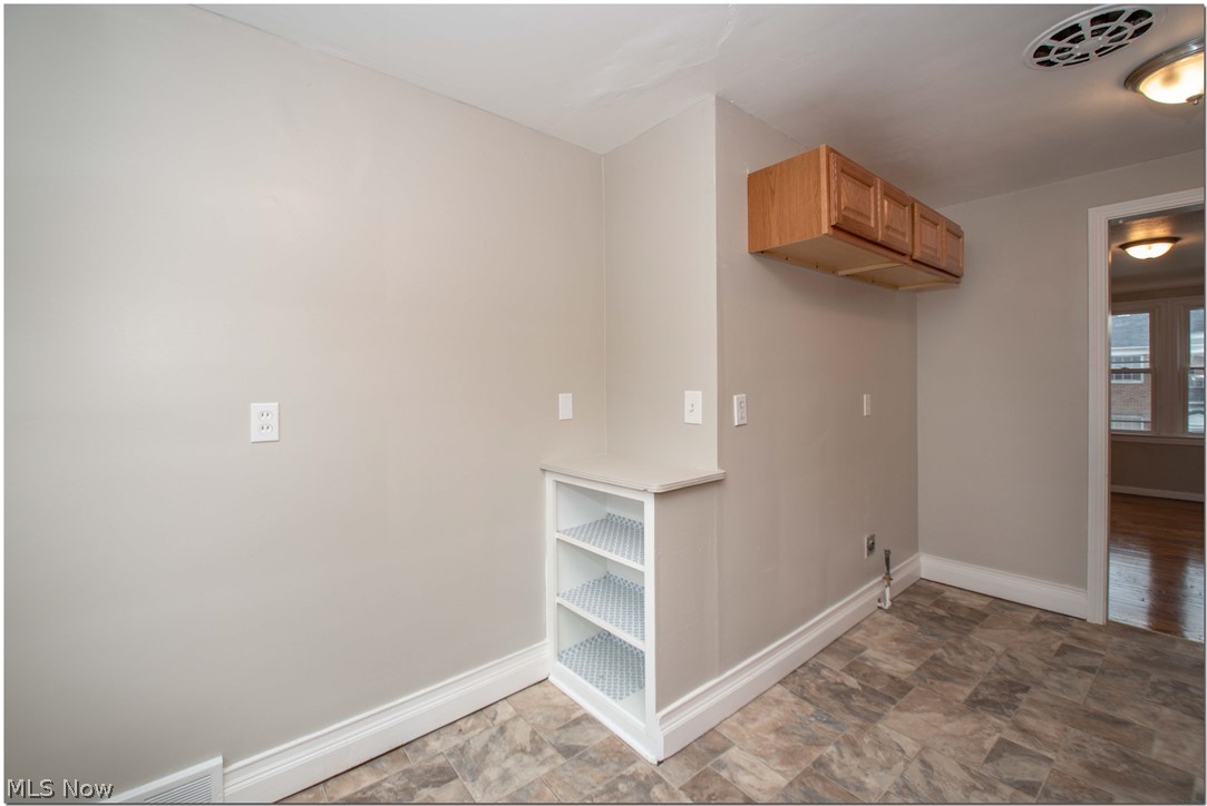 13710 Cedar Road Cleveland, OH 44118 - Photo 32 of 35 Gallery Image 32