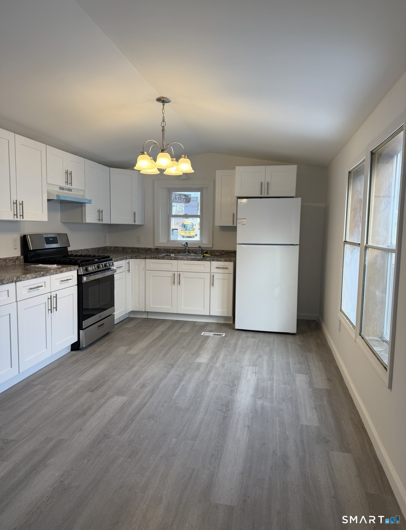 23 Hunters Road Norwich, CT 06360 - Photo 3 of 11