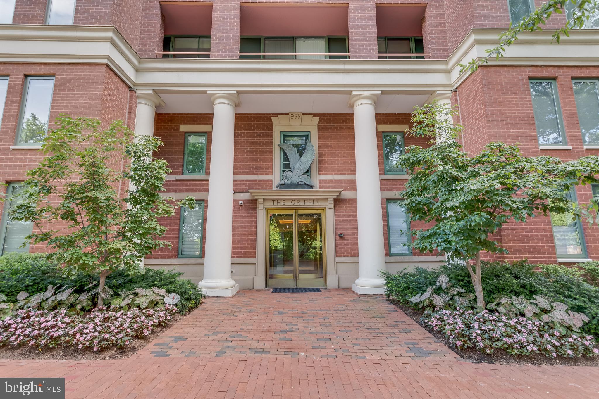 955 26th Street Northwest, Unit 702 Washington, DC 20037 - Photo 24 of 27