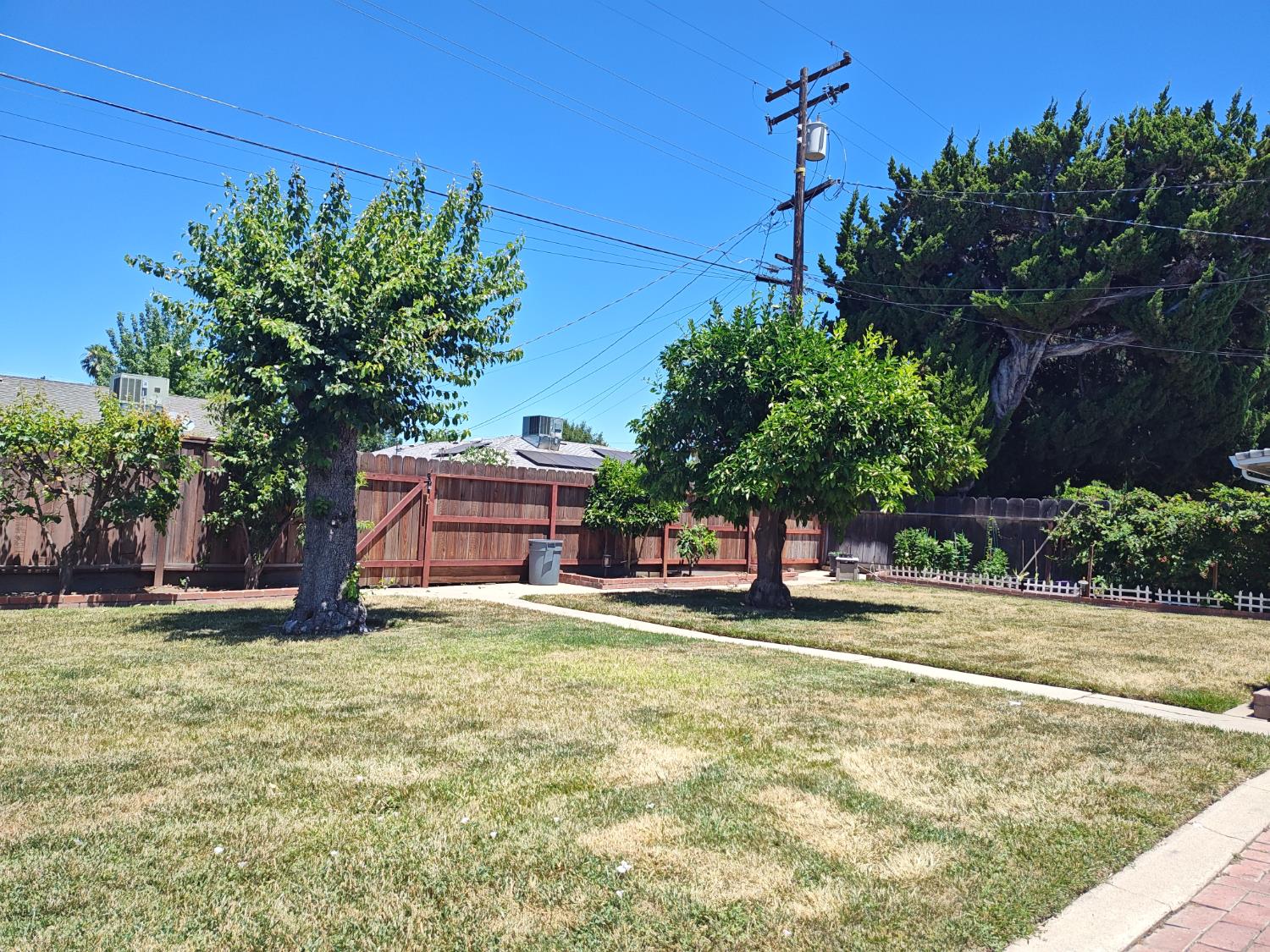 505 Broderick Avenue Modesto, CA 95350 - Photo 10 of 72