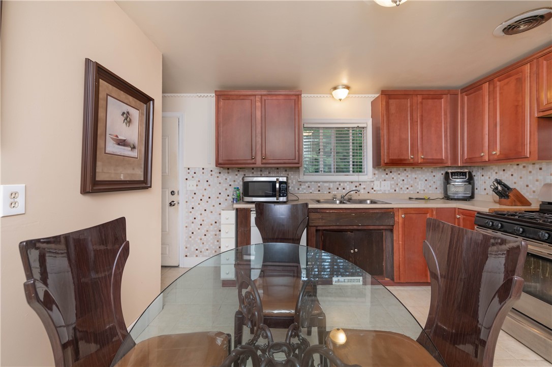 77 Dikeman Road Henrietta, NY 14534 - Photo 11 of 40