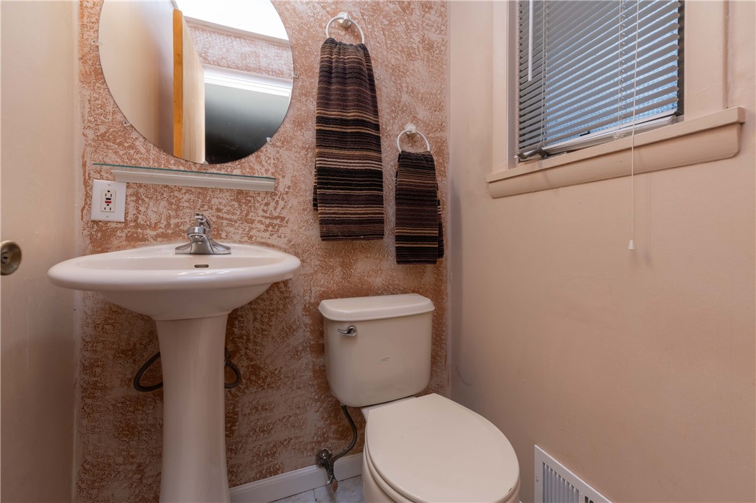 77 Dikeman Road Henrietta, NY 14534 - Photo 18 of 40