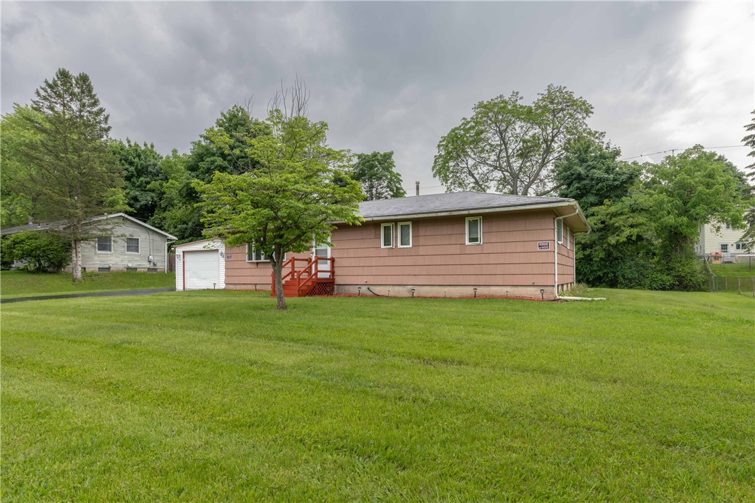 77 Dikeman Road Henrietta, NY 14534 - Photo 3 of 40