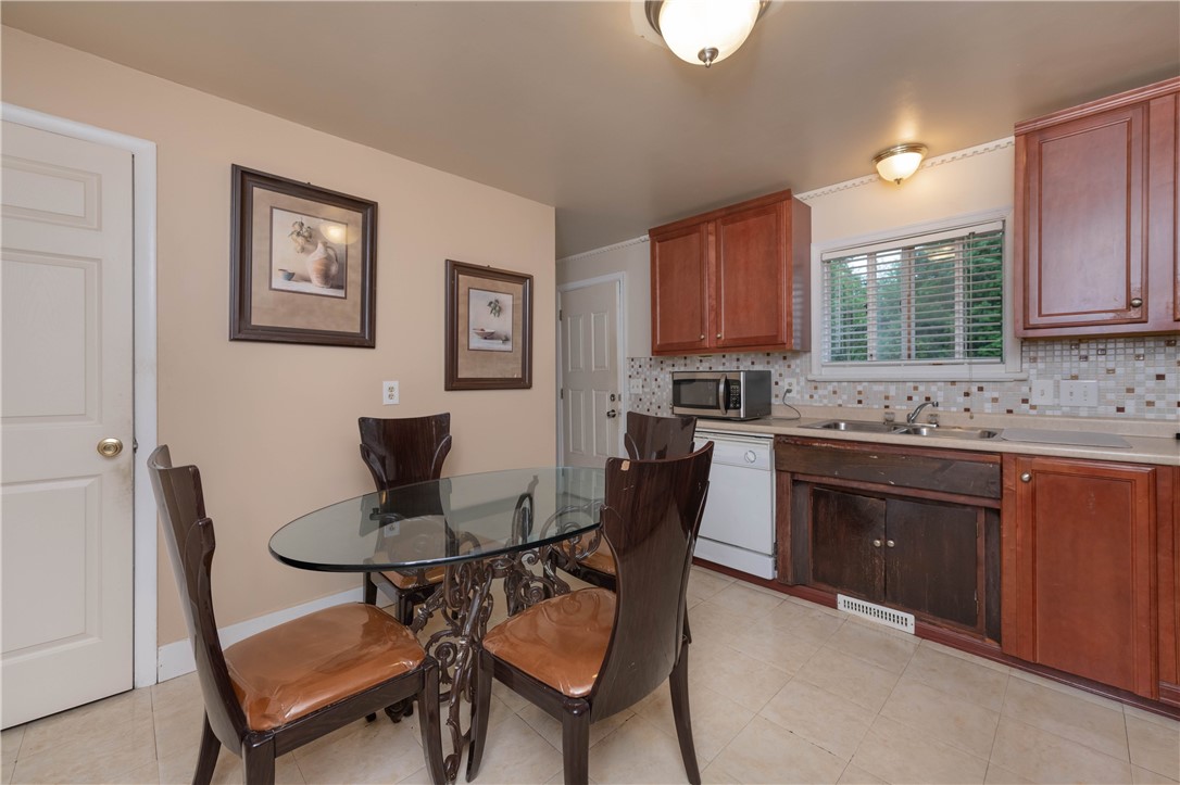 77 Dikeman Road Henrietta, NY 14534 - Photo 10 of 40