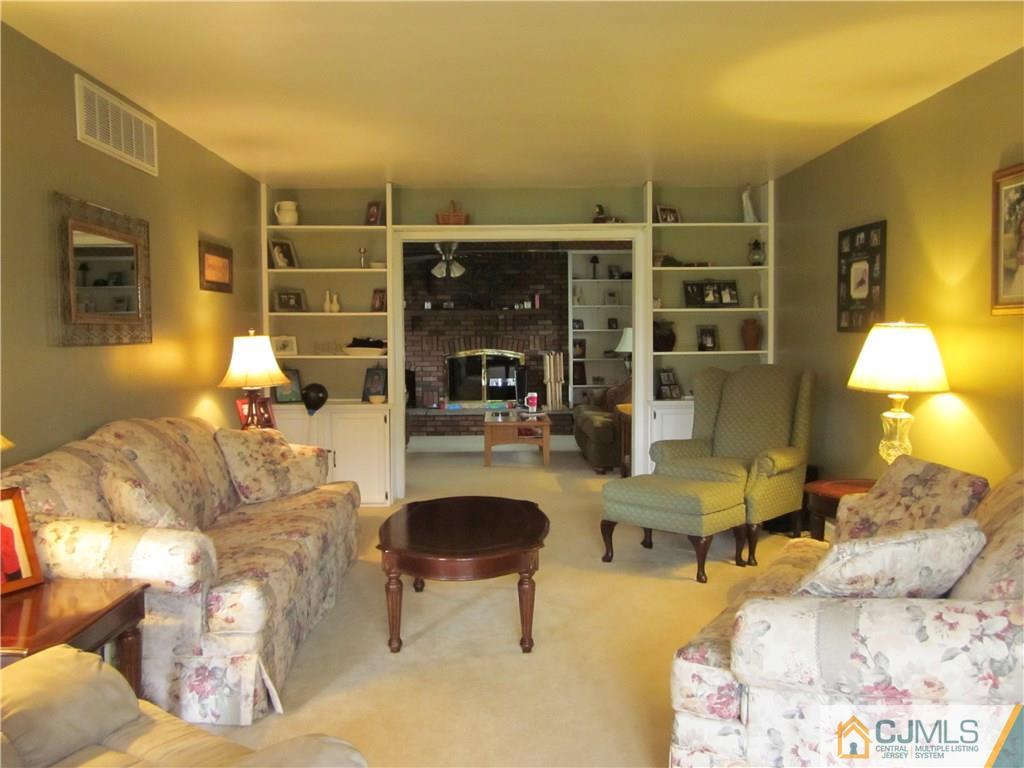 21 Calvin Road Kendall Park, NJ 08824 - Photo 3 of 10 Gallery Image 3