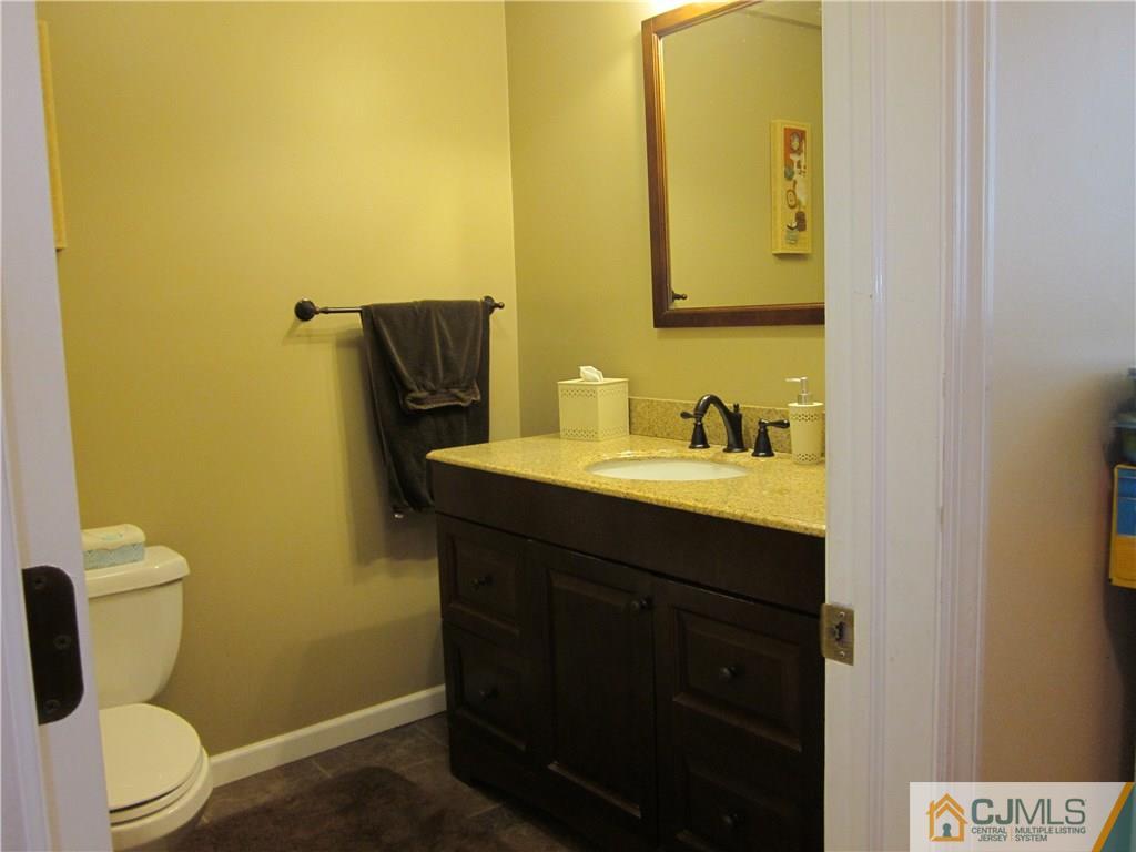 21 Calvin Road Kendall Park, NJ 08824 - Photo 6 of 10 Gallery Image 6