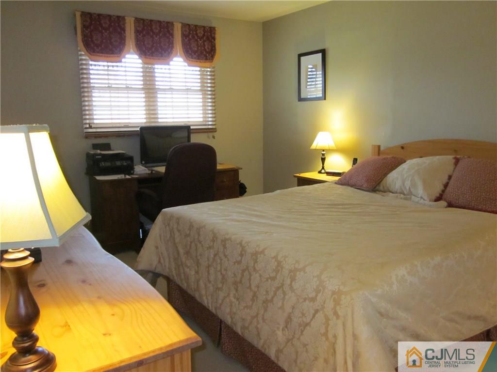21 Calvin Road Kendall Park, NJ 08824 - Photo 7 of 10 Gallery Image 7