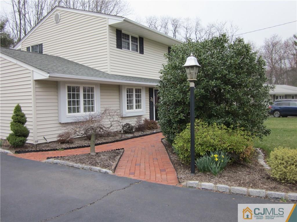 21 Calvin Road Kendall Park, NJ 08824 - Photo 9 of 10 Gallery Image 9