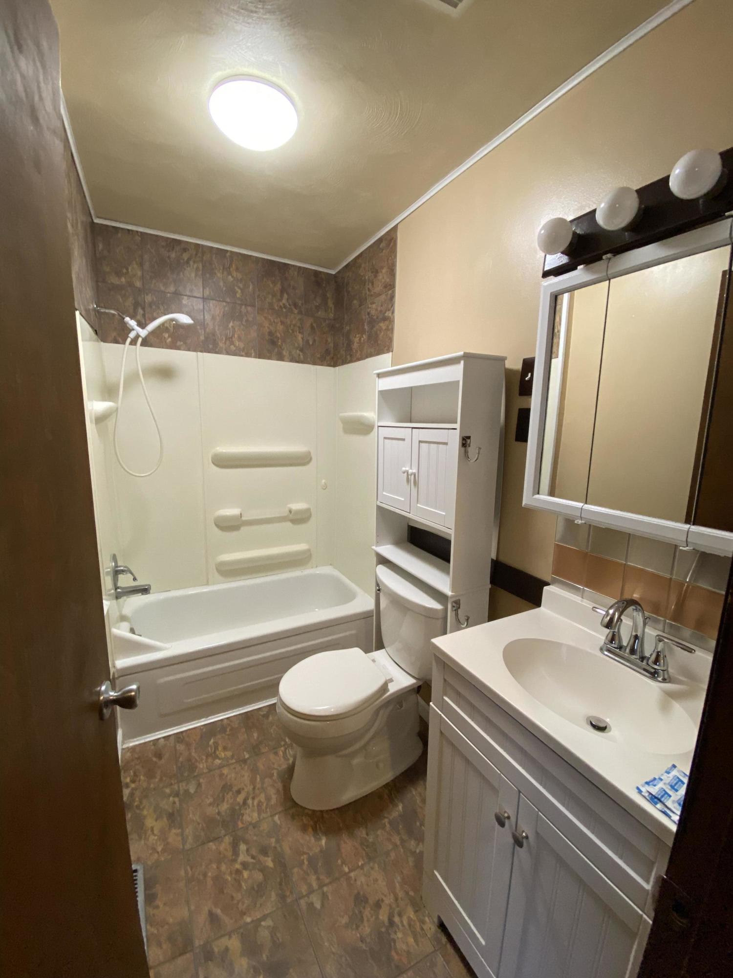 6160 Somerset Road Addison, MI 49220 - Photo 10 of 43 Bathroom