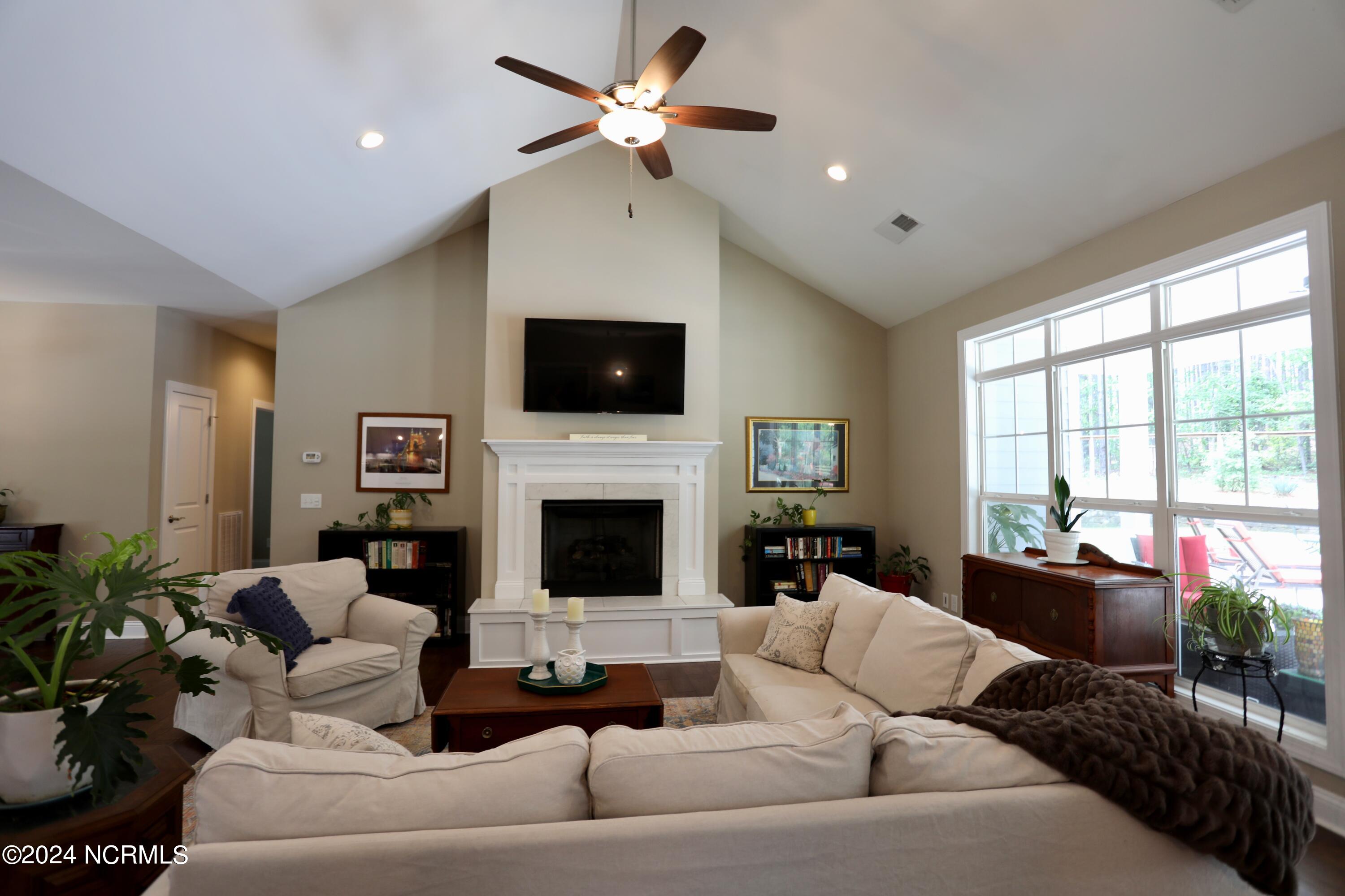 135 Autumn Ridge Lane Aberdeen, NC 28315 - Photo 21 of 78 Vaulted Ceiling LR