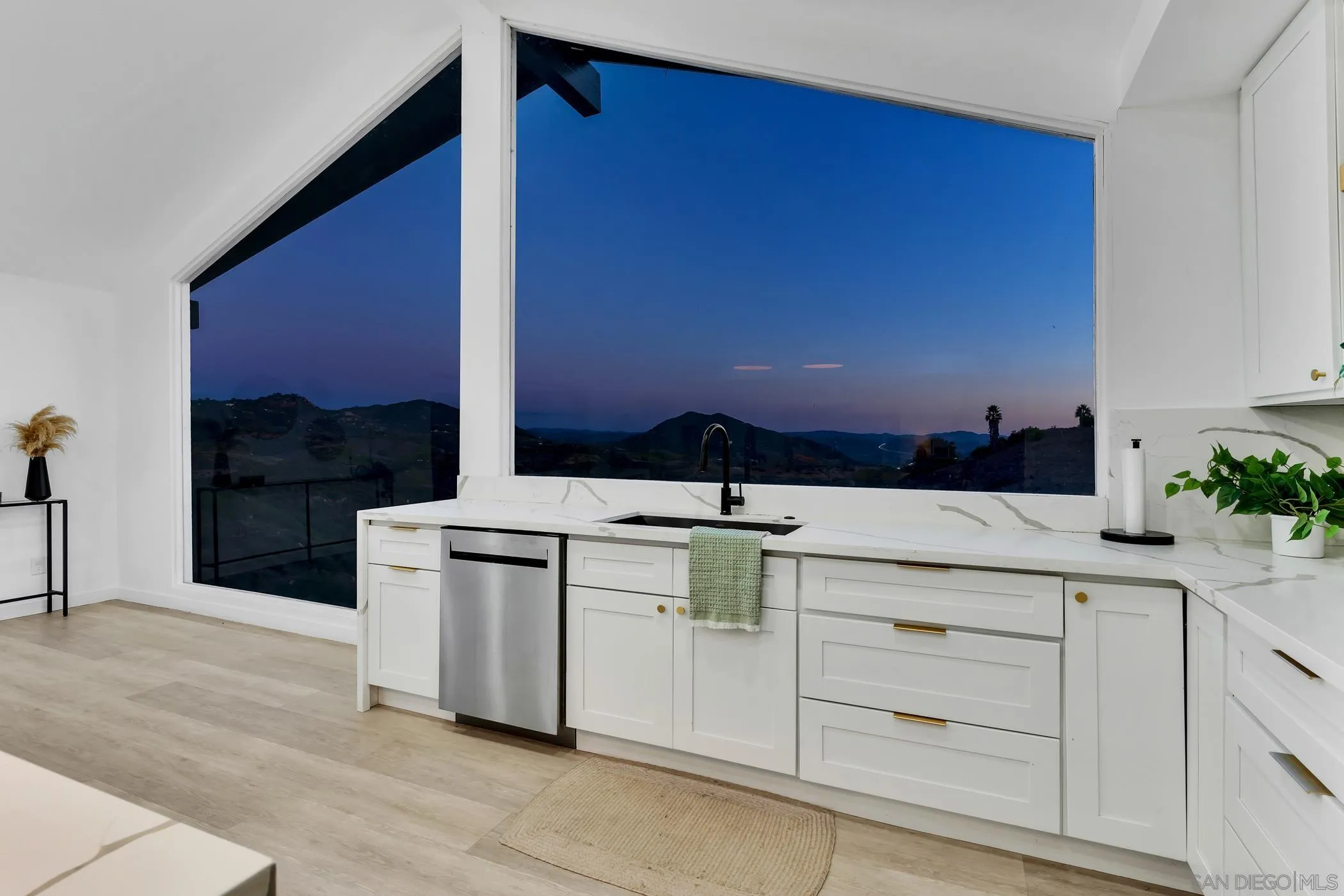 1029 Rainbow Valley Court Fallbrook, CA 92028 - Photo 16 of 75