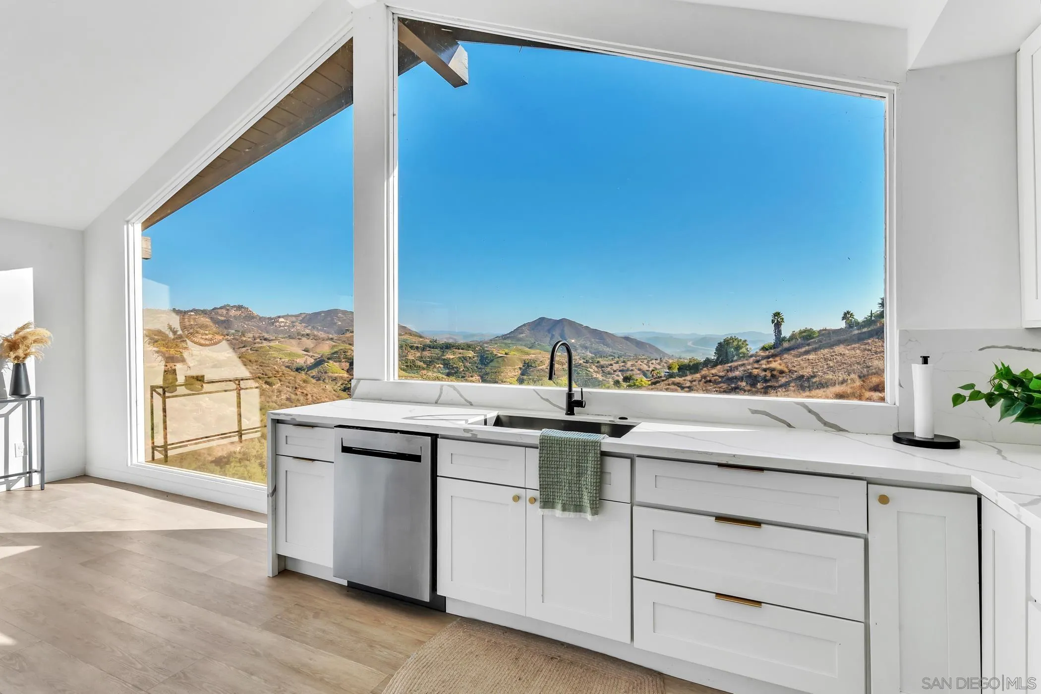 1029 Rainbow Valley Court Fallbrook, CA 92028 - Photo 38 of 75