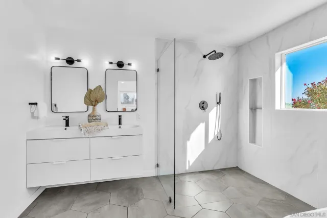 $1,100,000 | 1029 Rainbow Valley Court, Fallbrook, CA 92028