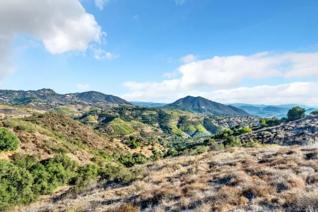 $1,100,000 | 1029 Rainbow Valley Court, Fallbrook, CA 92028