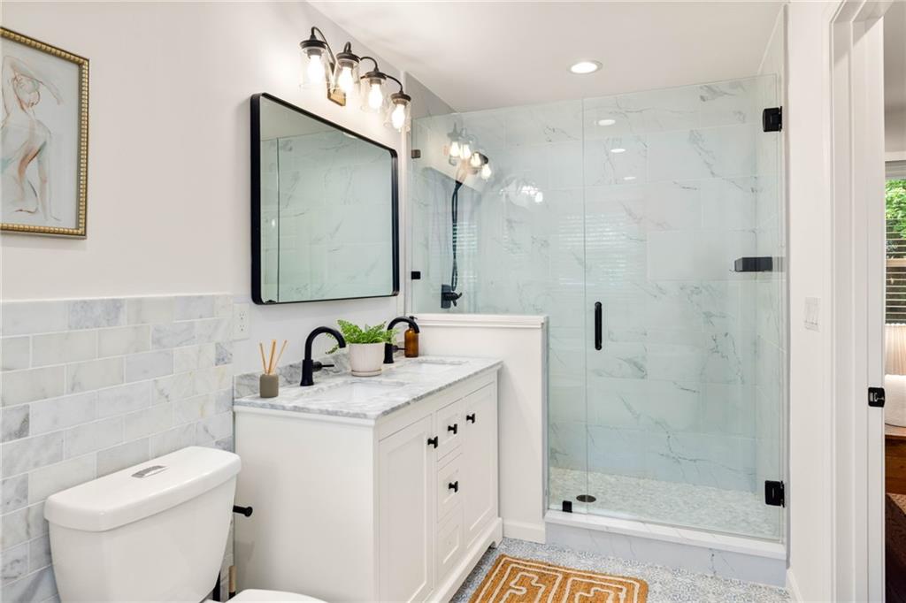 2671 Tanglewood Road Decatur, GA 30033 - Photo 17 of 35