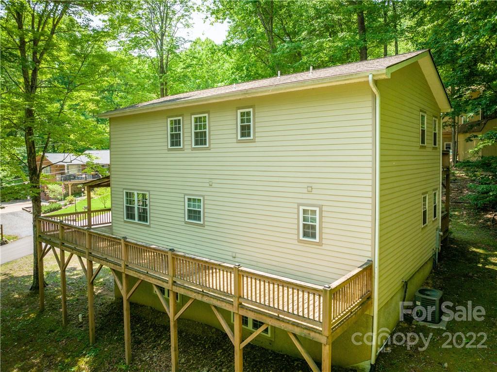204 Nottingham Road Maggie Valley, NC 28751 - Photo 46 of 46 a view of a backyard with sitting area