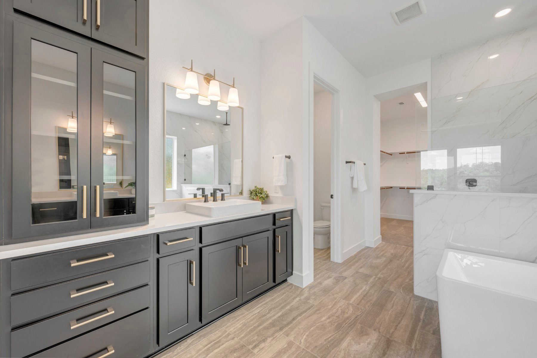 438 Rees Lndg Road Spicewood, TX 78669 - Photo 29 of 40 Owner's Bathroom (Staged)