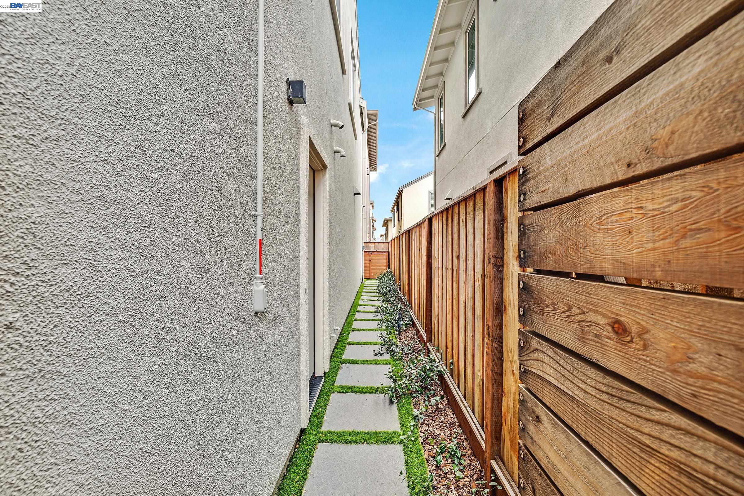 5990 Peridot Place Dublin, CA 94568 - Photo 34 of 43 a view of balcony with wooden floor and fence