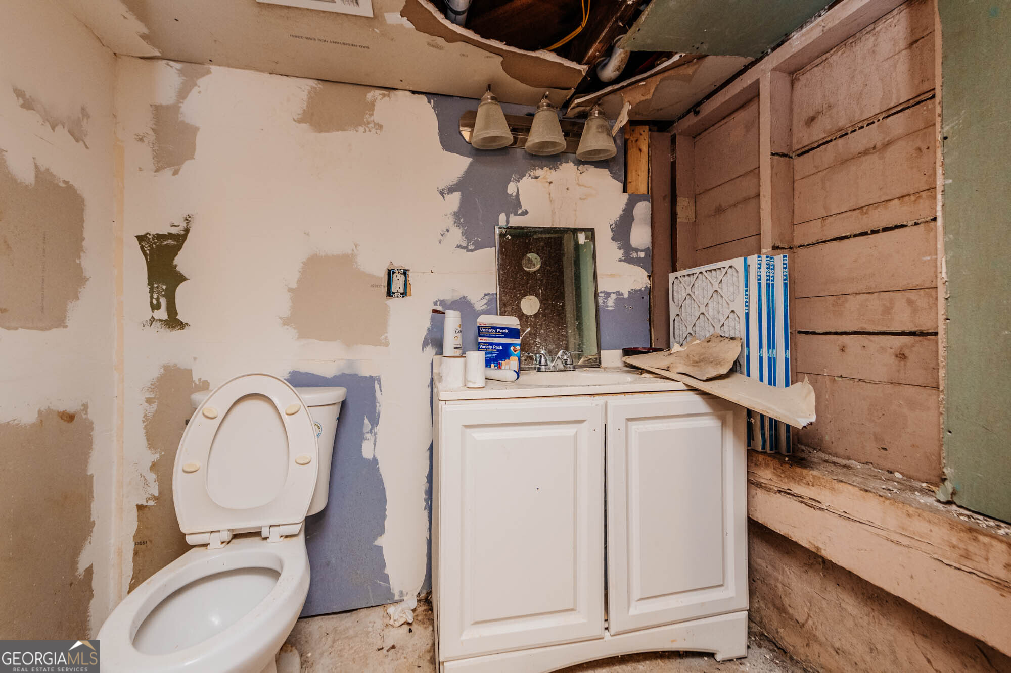 3706 Riggins Mill Road Macon, GA 31217 - Photo 23 of 30 a utility room with dryer and washer
