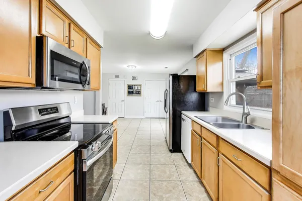 $359,900 | 1008 Woodland Drive, Wheeling, IL 60090