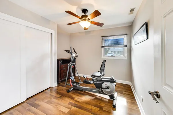 $359,900 | 1008 Woodland Drive, Wheeling, IL 60090