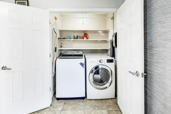 $359,900 | 1008 Woodland Drive, Wheeling, IL 60090