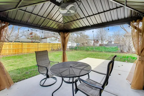 $359,900 | 1008 Woodland Drive, Wheeling, IL 60090