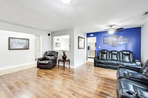 $359,900 | 1008 Woodland Drive, Wheeling, IL 60090