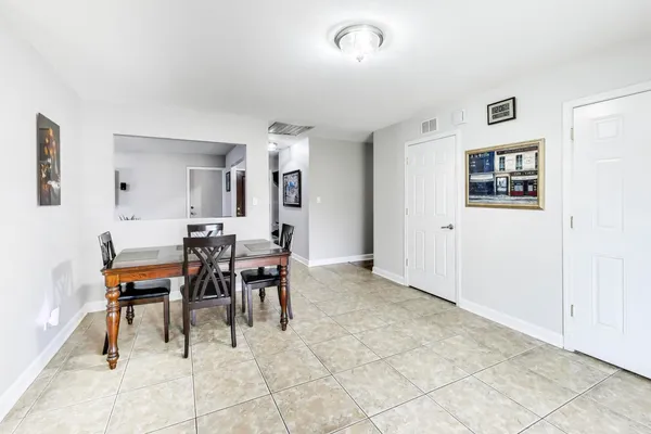 $359,900 | 1008 Woodland Drive, Wheeling, IL 60090