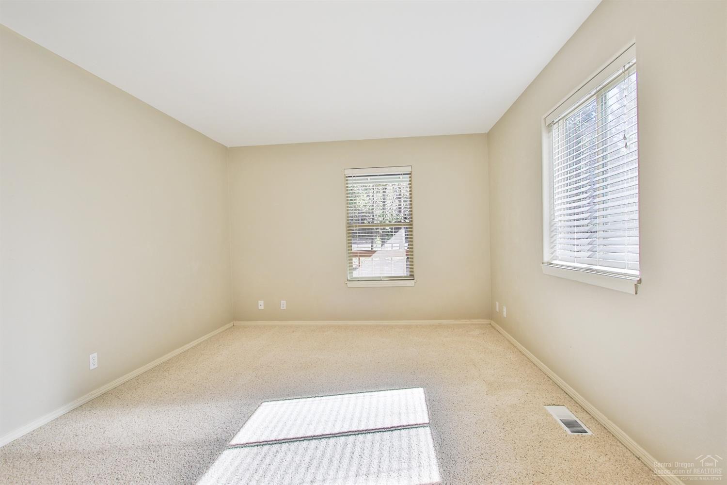 16960 Hermosa Road Bend, OR 97707 - Photo 12 of 22 Additional Photo